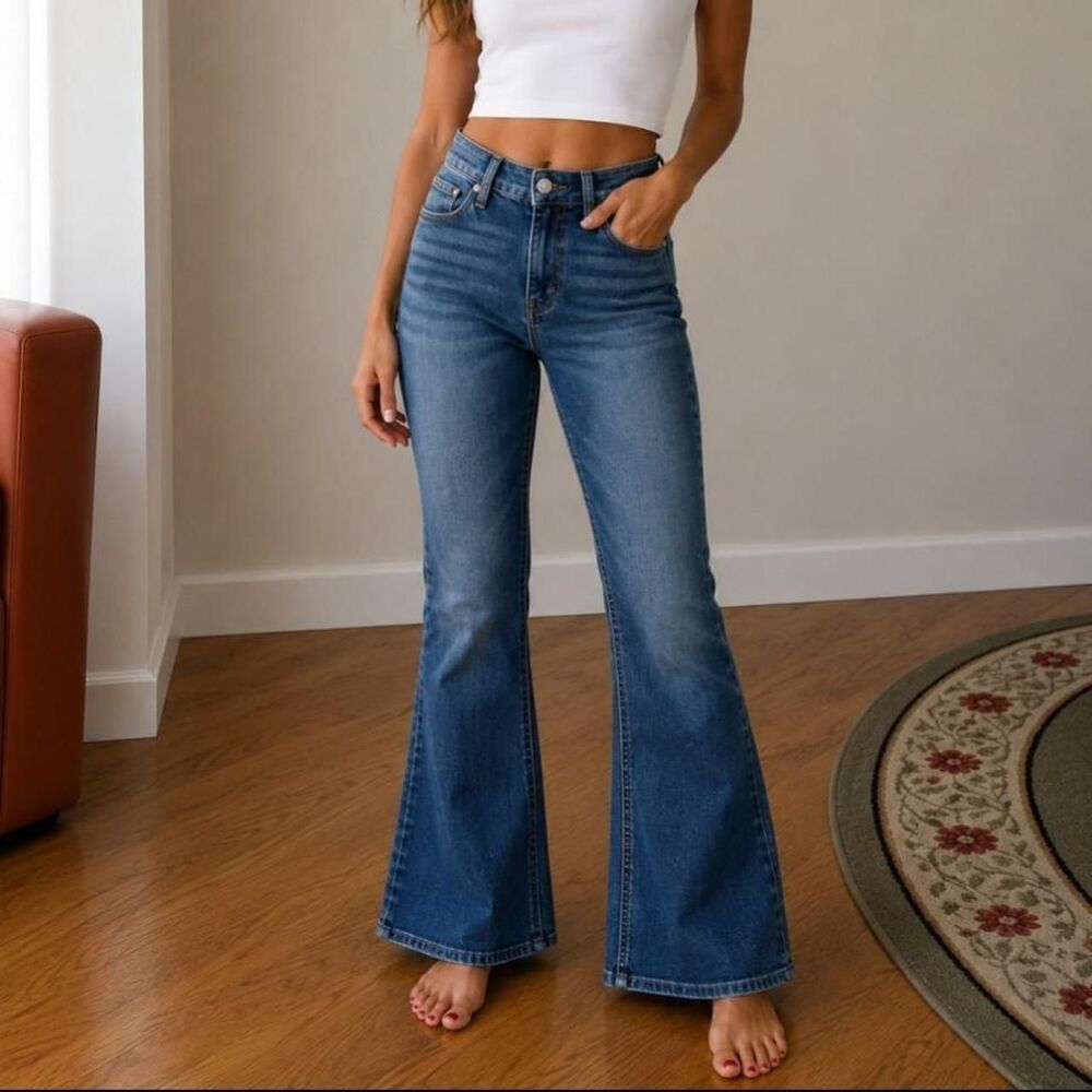 Celebrity-pink Women's Blue and Navy Jeans